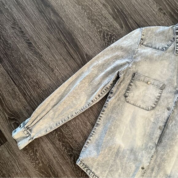 Witchery Grey Snap Button Up - Picture 2 of 9